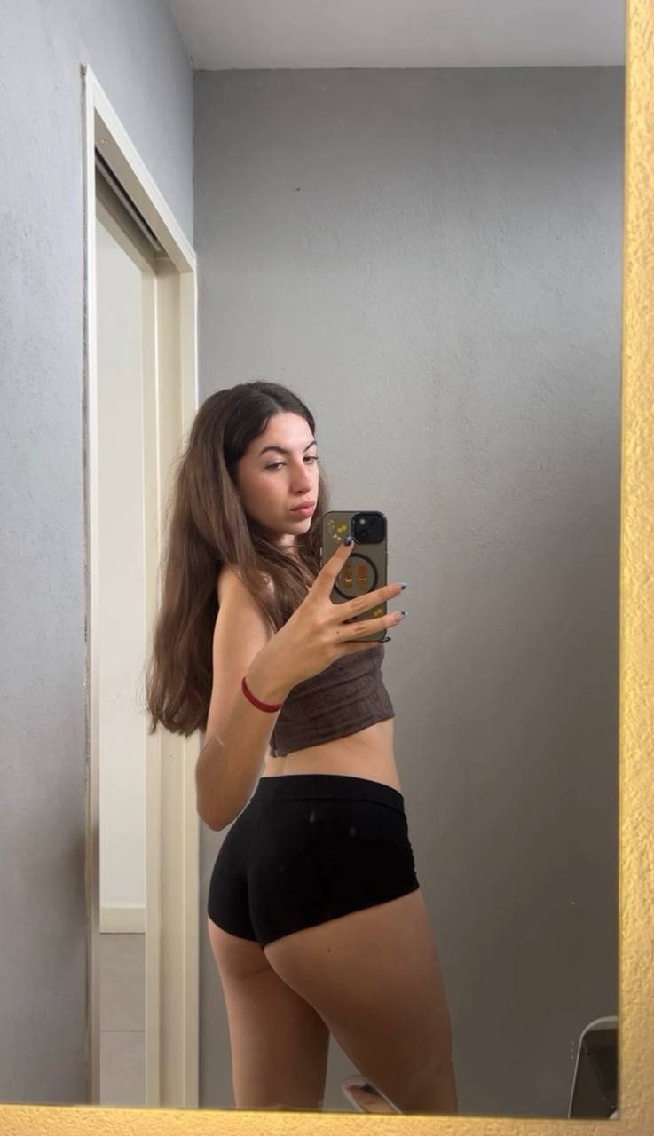 Amber in her underwear in Turin