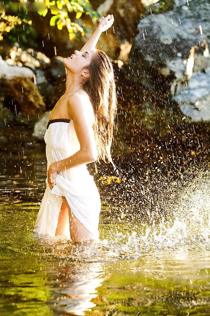 Marie Avgeropoulos in Turin