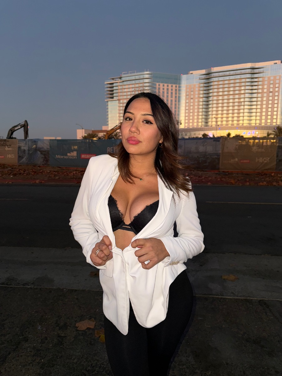 Take a pause and enjoy Ali Cruz — streaming from Turin