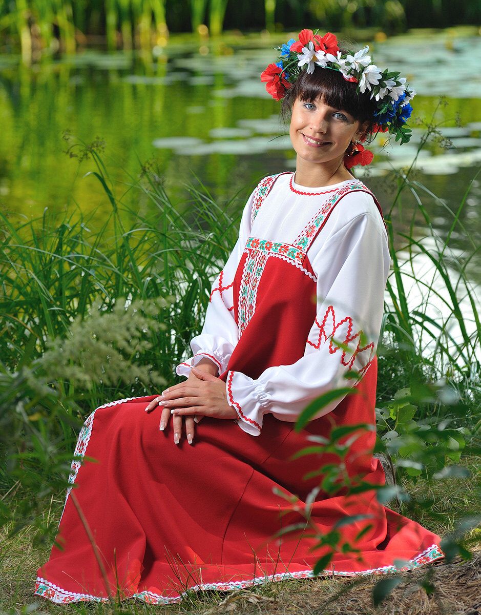 Beautiful girl Girls in Slavic costumes in Turin